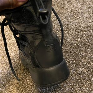 Women Nike black & anthracite tanjun boot NEW! Never worn!